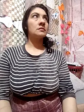 luzdelunas online show from November 1, 2025, 1:51 am