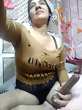 luzdelunas online show from November 12, 2025, 12:11 am