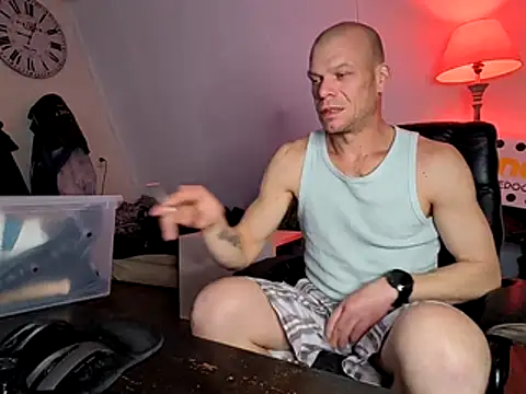 Snapshot of Kinky_Play1 chatting on March 1, 2026, 8:00 pm Kinky Play1 online show from March 1, 2026, 8:00 pm