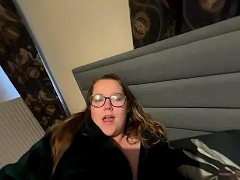 Scarletcum22 online show from December 1, 2025, 8:19 am