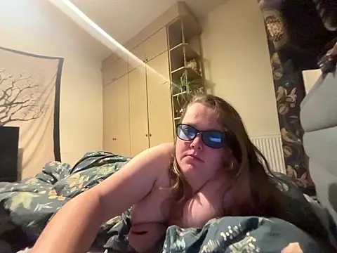 Scarletcum22 online show from January 12, 2026, 7:24 am