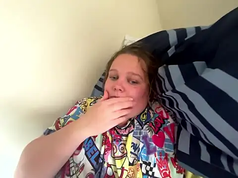 Scarletcum22 online show from April 19, 2026, 2:16 pm