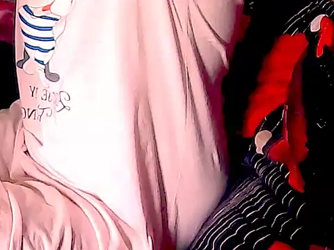 Snapshot of Indianqueen5 chatting on November 1, 2025, 11:23 am Indianqueen5 online show from November 1, 2025, 11:23 am