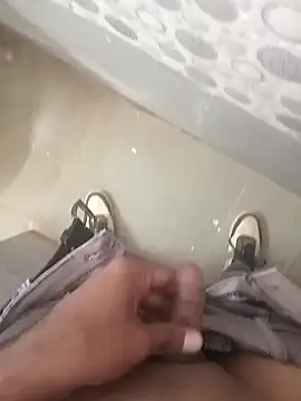 HeatableRevan online show from April 14, 2026, 7:58 am