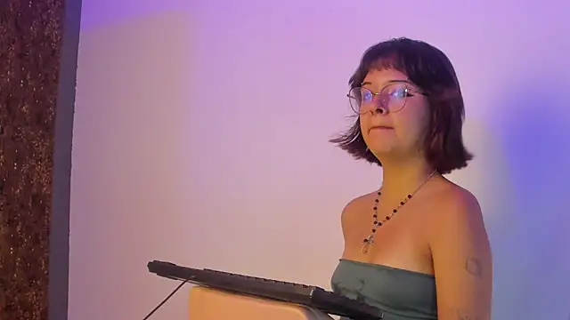 Snapshot of Ivy__storm chatting on November 3, 2025, 4:41 pm Ivy storm online show from November 3, 2025, 4:41 pm