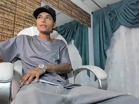 Snapshot of paul_booy chatting on October 26, 2025, 3:56 am paul booy online show from October 26, 2025, 3:56 am