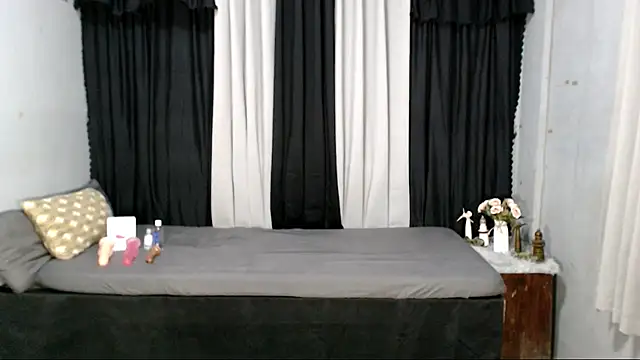 yourhottestzoey online show from October 25, 2025, 3:07 pm