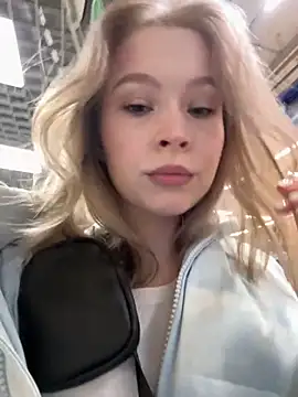 Eliiizaaa online show from October 25, 2025, 4:24 pm