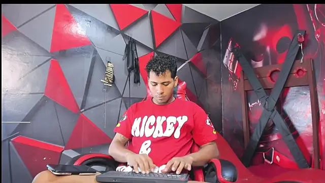 Raphael Latin online show from October 23, 2025, 4:01 am