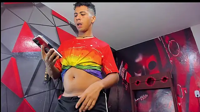 Raphael Latin online show from October 29, 2025, 4:04 am