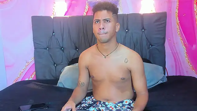 Raphael Latin online show from October 30, 2025, 3:19 am