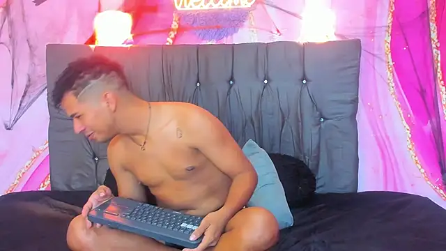 Raphael Latin online show from October 31, 2025, 4:13 am