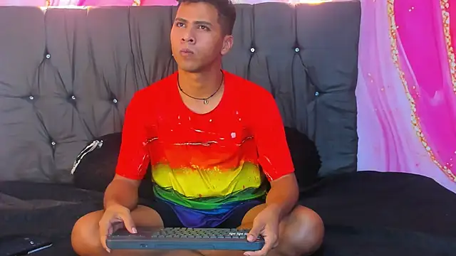 Raphael Latin online show from November 6, 2025, 4:02 am