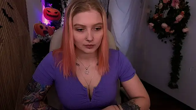 Snapshot of Kiki_shay chatting on October 27, 2025, 8:46 pm Kiki shay online show from October 27, 2025, 8:46 pm