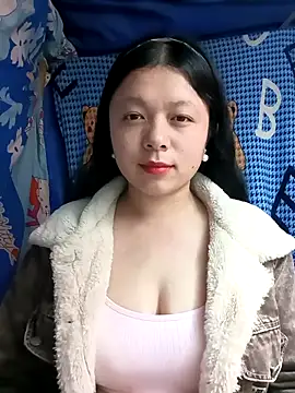 lisa-bae00 online show from January 15, 2026, 12:10 pm