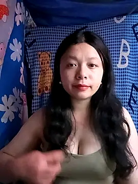 lisa-bae00 online show from February 16, 2026, 12:01 pm