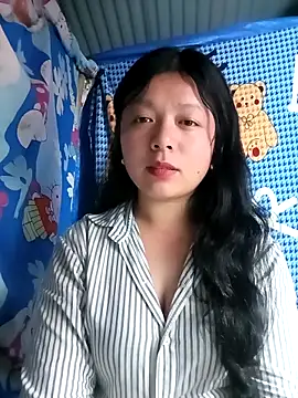 lisa-bae00 online show from April 2, 2026, 2:04 pm