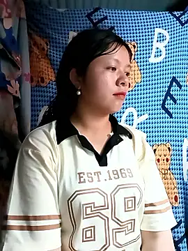 Snapshot of lisa-bae00 chatting on May 20, 2026, 12:11 pm lisa-bae00 online show from May 20, 2026, 12:11 pm