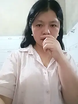 Snapshot of lisa-bae00 chatting on May 24, 2026, 12:32 pm lisa-bae00 online show from May 24, 2026, 12:32 pm