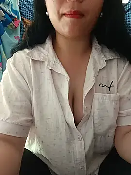 Snapshot of lisa-bae00 chatting on June 1, 2026, 12:45 am lisa-bae00 online show from June 1, 2026, 12:45 am