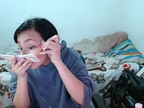 fresita streamer online show from October 31, 2025, 5:08 am