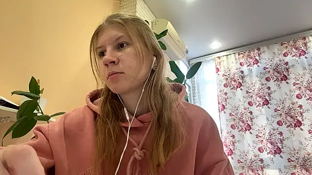 DelailaKaliarik online show from October 23, 2025, 1:32 pm