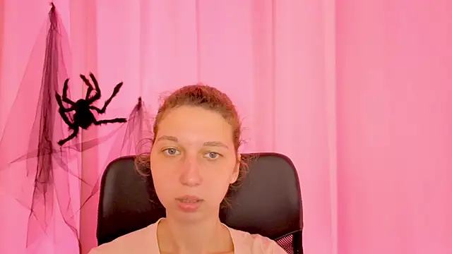 CuteEllii online show from November 17, 2025, 11:05 am