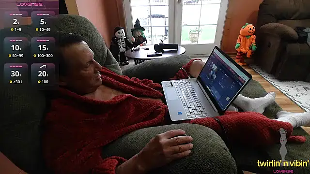 Snapshot of DoubleTrouble59 chatting on October 30, 2025, 2:29 pm DoubleTrouble59 online show from October 30, 2025, 2:29 pm