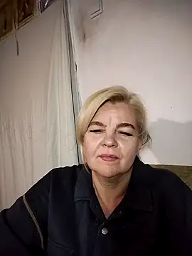 TiaBeauty9182 online show from October 21, 2025, 5:13 pm