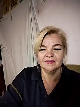 TiaBeauty9182 online show from October 22, 2025, 9:58 pm