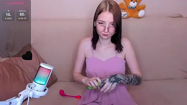 NaughtyBunny1  online show from October 26, 2025, 6:30 am