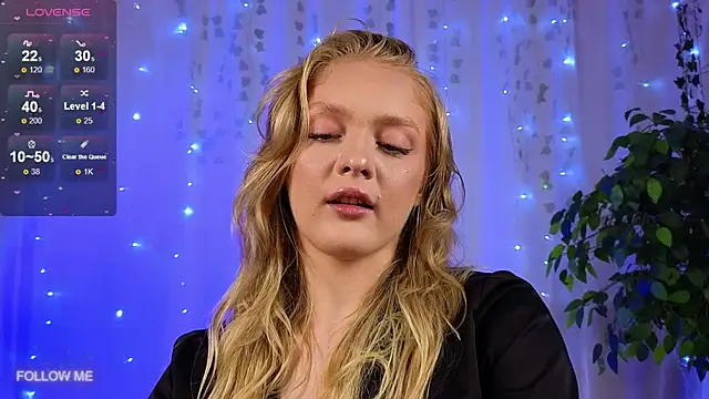 Slay Blonde online show from October 25, 2025, 5:15 am