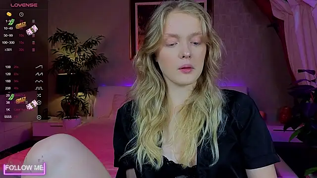 Slay Blonde online show from November 4, 2025, 6:12 am