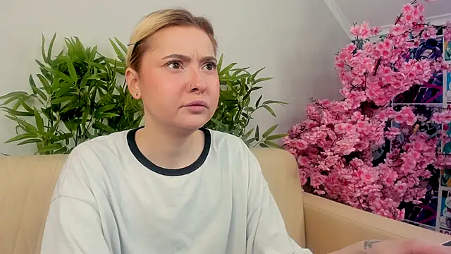 LaylaCookies online show from October 24, 2025, 10:11 am