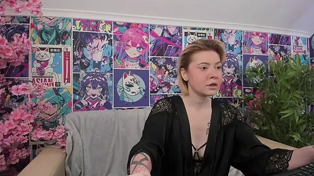 LaylaCookies online show from October 31, 2025, 6:03 am