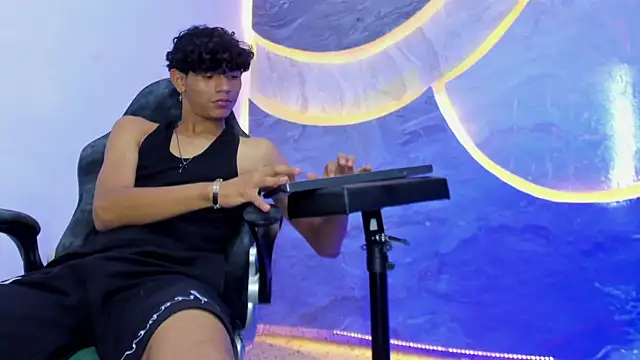 Snapshot of Sex_Boy_33_ chatting on November 7, 2025, 3:50 am Sex Boy 33 online show from November 7, 2025, 3:50 am