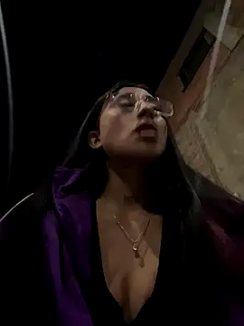 Violeet-Smith online show from October 22, 2025, 2:34 am