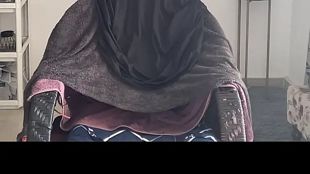 MakeMeAwareAah online show from December 3, 2025, 7:16 am