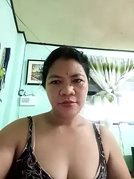 Snapshot of Yummymarie09 chatting on October 30, 2025, 10:10 pm Yummymarie09 online show from October 30, 2025, 10:10 pm