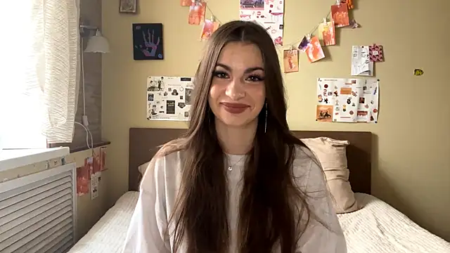 Snapshot of TheRealAnna chatting on October 31, 2025, 8:26 am TheRealAnna online show from October 31, 2025, 8:26 am