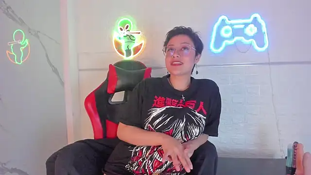 Juliexxxtasy online show from October 22, 2025, 7:24 pm