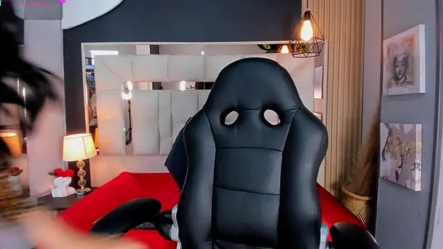 VickyJones  online show from October 29, 2025, 11:23 am