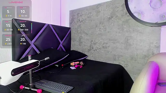 Nicole2507 online show from November 26, 2025, 12:06 pm