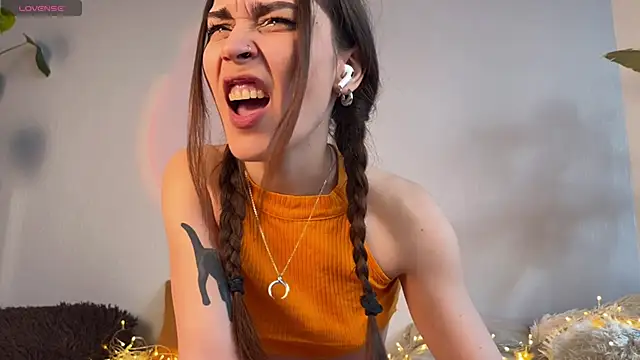 Lin Cherie online show from November 16, 2025, 7:25 am