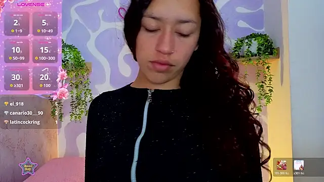 Snapshot of mia_scarlett7 chatting on July 1, 2026, 1:24 pm mia scarlett7 online show from July 1, 2026, 1:24 pm