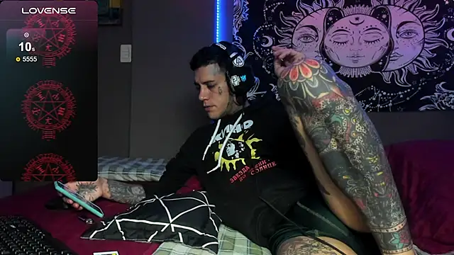 cleoo jhonny online show from April 19, 2026, 4:56 am