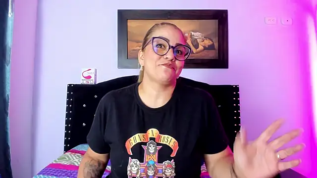 elena vega online show from October 30, 2025, 3:08 am