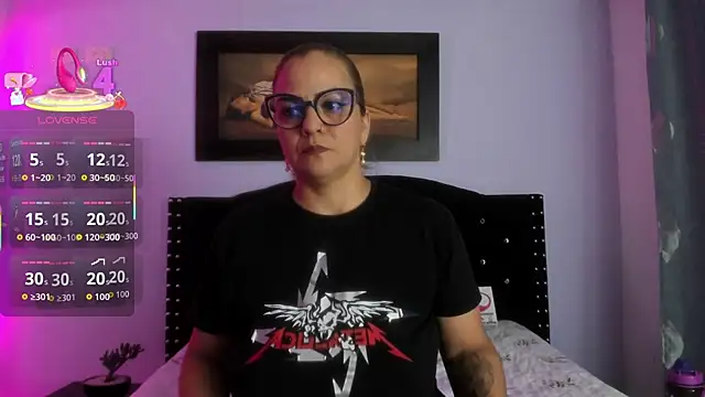 elena vega online show from November 5, 2025, 2:33 am