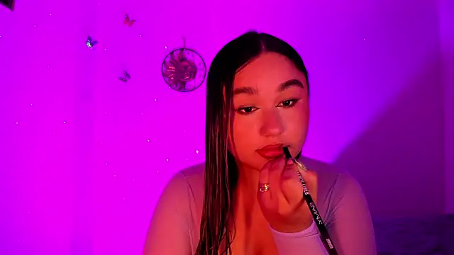 Soouf  online show from November 22, 2025, 1:43 pm