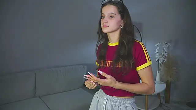 MelanieDegner online show from October 26, 2025, 11:49 am